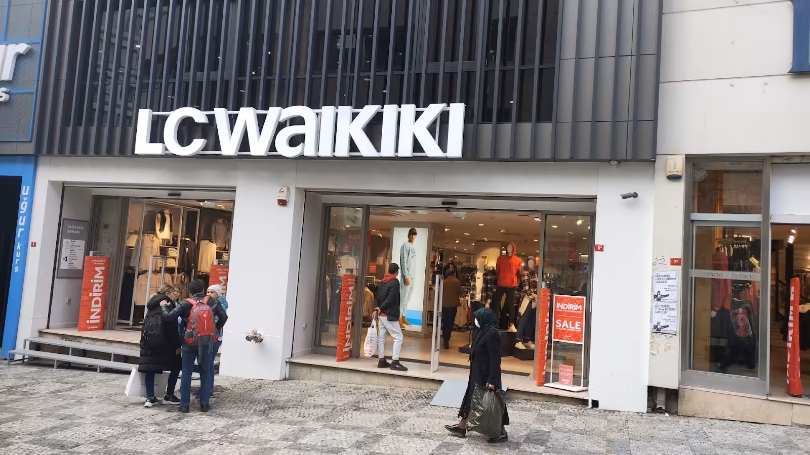 LC WAIKIKI Kadıköy — Erkek Giyim, Kadıköy · fotoğraf 5