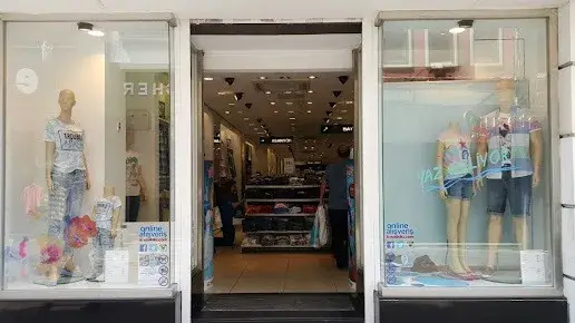 LC WAIKIKI Kadıköy — Erkek Giyim, Kadıköy · fotoğraf 4