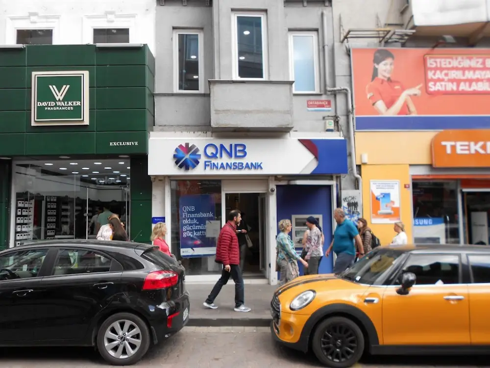 QNB Beşiktaş Şubesi — Bankalar, Beşiktaş · fotoğraf 2