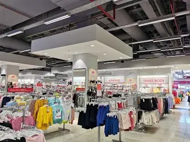 LC WAIKIKI 212 İstanbul Power Outlet AVM Bağcılar — Erkek Giyim, Bağcılar · fotoğraf 4