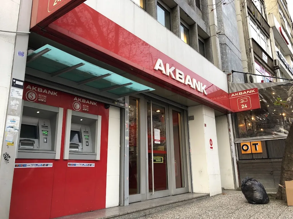 Akbank Barbaros Bulvarı/İstanbul Şubesi — Bankalar, Beşiktaş · fotoğraf 1