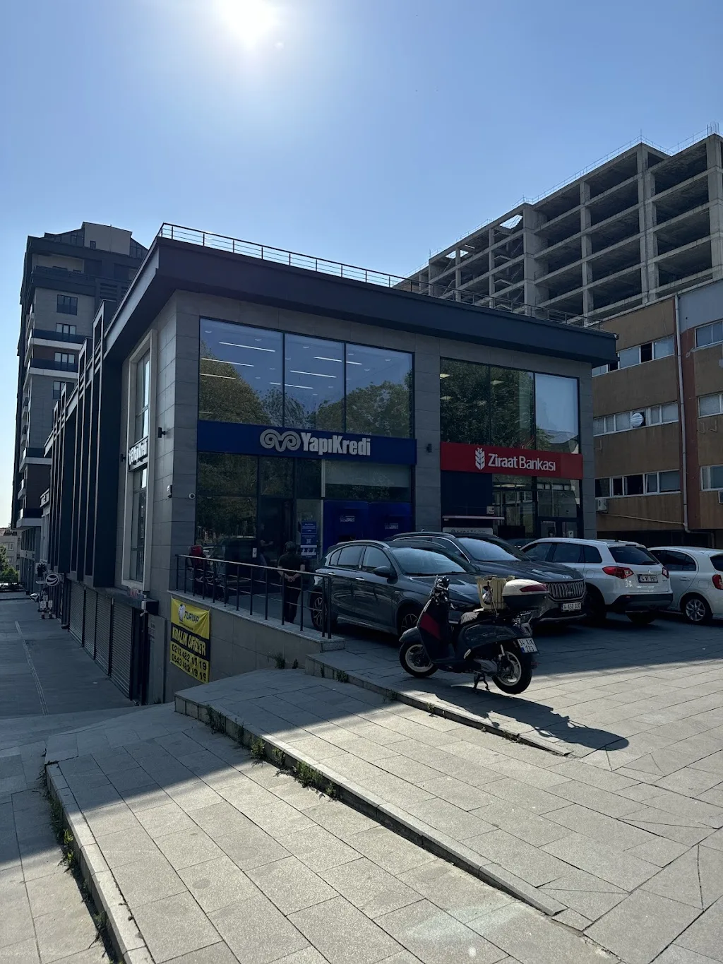 Yapı Kredi Bankası - Bayrampaşa Çarşı Şubesi — Bankalar, Bayrampaşa · fotoğraf 1