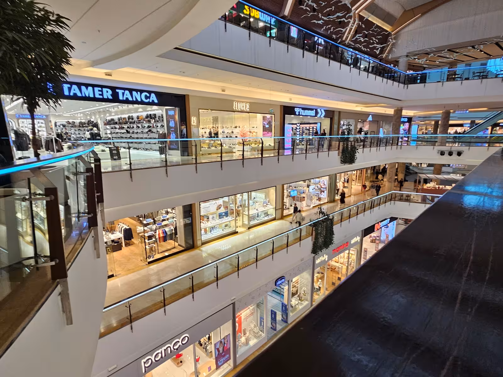 LC WAIKIKI Mall Of AVM Başakşehir - görsel 2