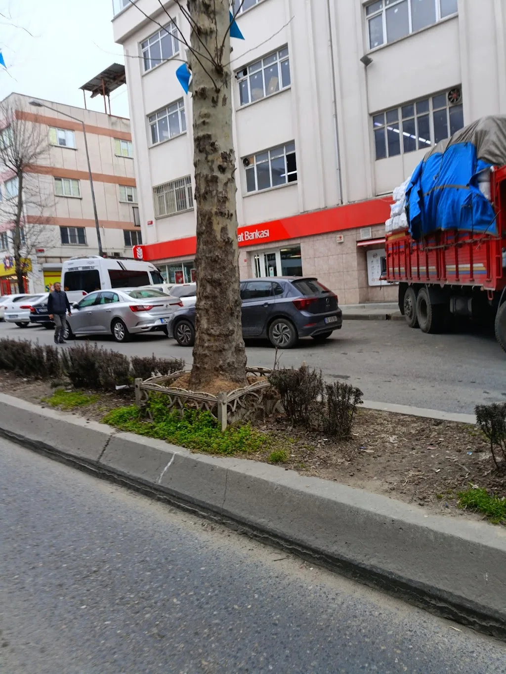 Ziraat Bankası Terazidere-Bayrampaşa/İstanbul Şubesi — Bankalar, Bayrampaşa · fotoğraf 1