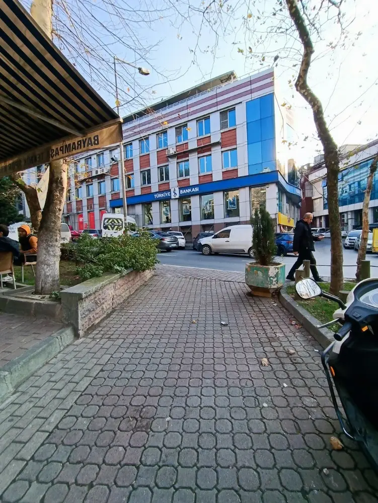 Türkiye İş Bankası Terazidere/İstanbul Şubesi — Bankalar, Bayrampaşa · fotoğraf 3