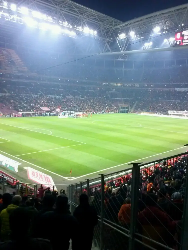 Yapı Kredi - Barbaros Bulvarı Şubesi — Bankalar, Beşiktaş · fotoğraf 3