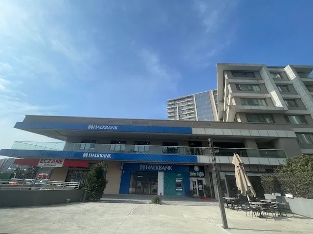 Halkbank Terazidere Şubesi — Bankalar, Bayrampaşa · fotoğraf 1