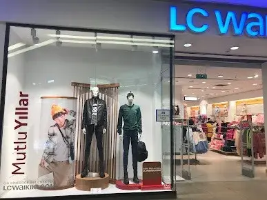 LC WAIKIKI Airport Outlet Center AVM Bakırköy — Erkek Giyim, Bakırköy · fotoğraf 3
