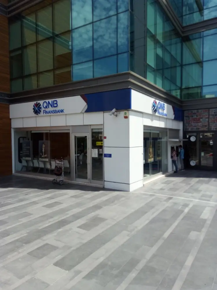 QNB Beylikdüzü Şubesi — Bankalar, Büyükçekmece · fotoğraf 2
