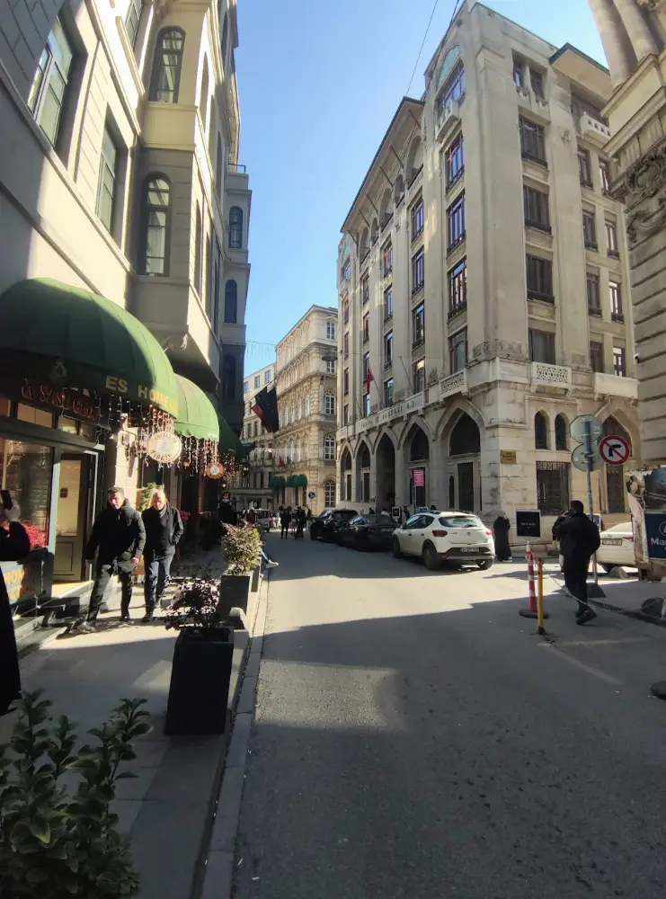 Türkiye İş Bankası Galata/İstanbul Şubesi — Bankalar, Beyoğlu · fotoğraf 4