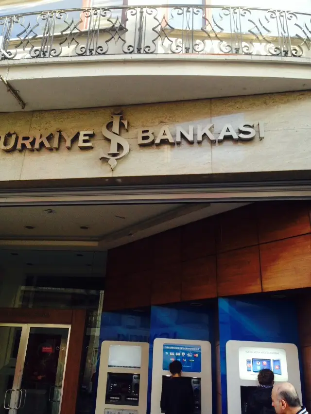Türkiye İş Bankası Galatasaray-Beyoğlu/İstanbul Şubesi — Bankalar, Beyoğlu · fotoğraf 4