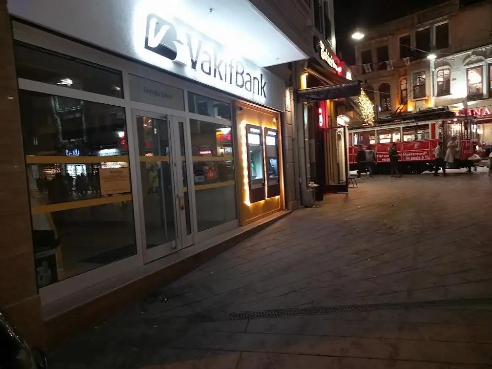 VakıfBank Beyoğlu Şubesi — Bankalar, Beyoğlu · fotoğraf 3