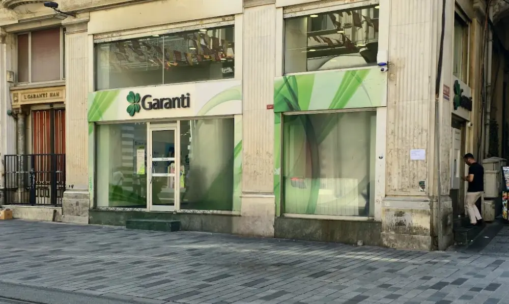 Garanti BBVA Galatasaray Şubesi — Bankalar, Beyoğlu · fotoğraf 2