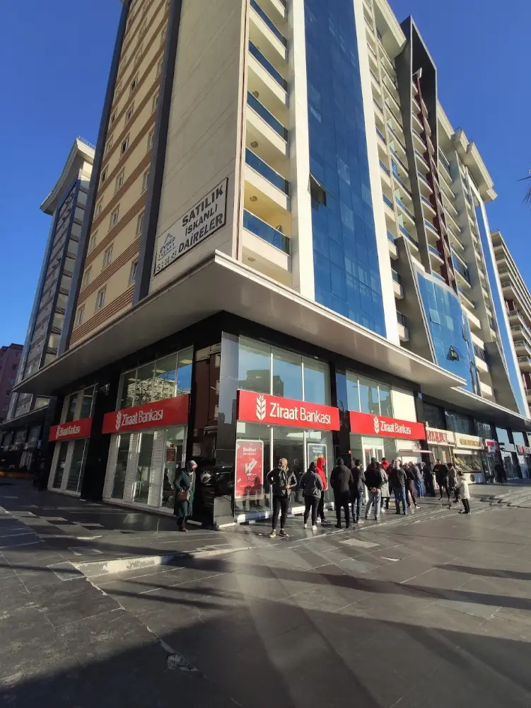 Ziraat Bankası Cumhuriyet Mahallesi-Esenyurt/İstanbul Şubesi — Bankalar, Esenyurt · fotoğraf 2