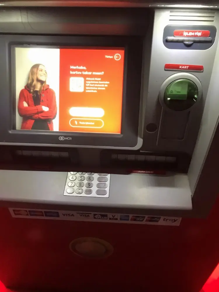 Akbank Taksim/İst. Şubesi — Bankalar, Beyoğlu · fotoğraf 4