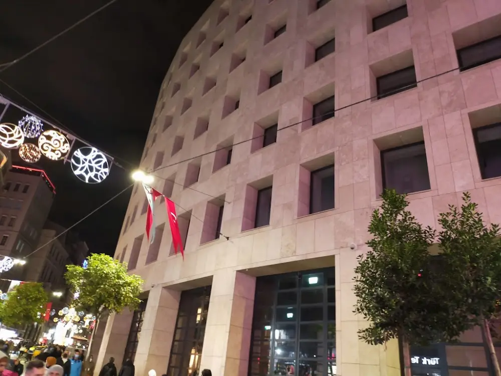 Yapı Kredi Bankası - Galatasaray Şubesi — Bankalar, Beyoğlu · fotoğraf 3