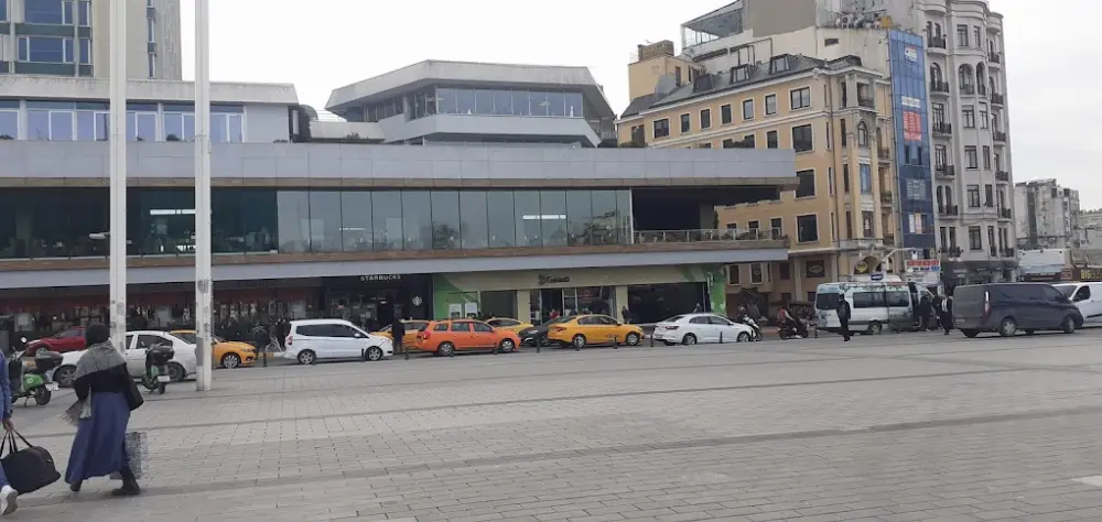 Garanti BBVA Taksim Meydan Şubesi — Bankalar, Beyoğlu · fotoğraf 4