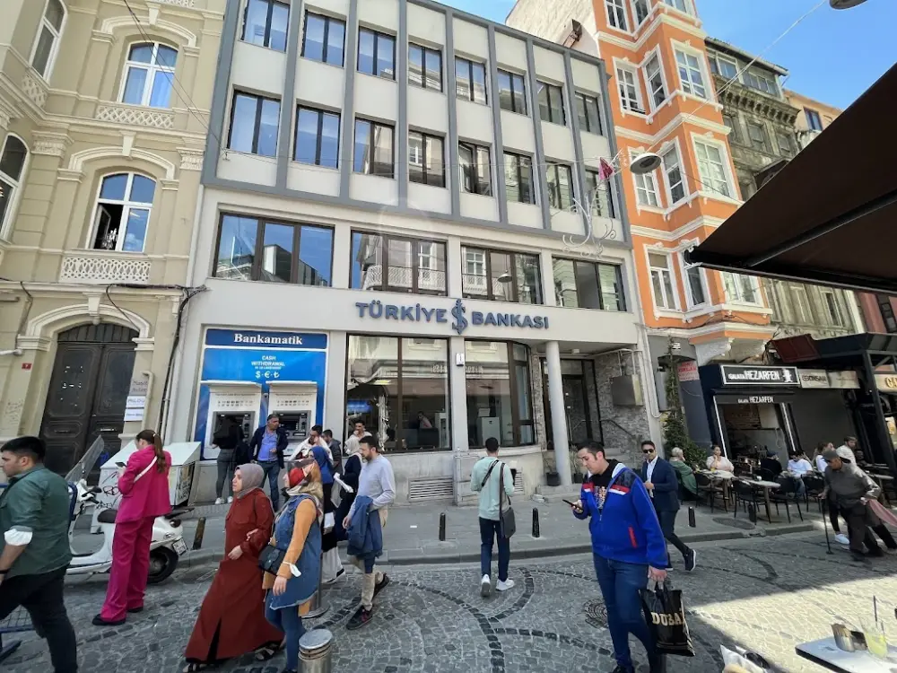 Türkiye İş Bankası Kuledibi/İstanbul Şubesi — Bankalar, Beyoğlu · fotoğraf 2