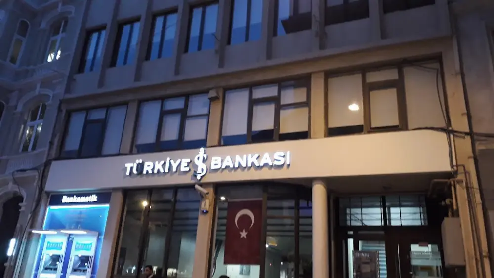 Türkiye İş Bankası Kuledibi/İstanbul Şubesi — Bankalar, Beyoğlu · fotoğraf 3