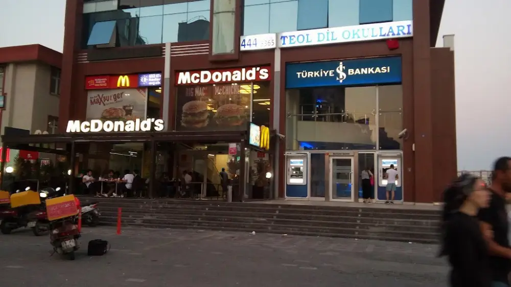 Türkiye İş Bankası Beykent/İstanbul Şubesi — Bankalar, Büyükçekmece · fotoğraf 3