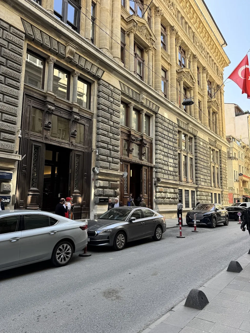 Merkez Bankası-istanbul Şubesi — Bankalar, Beyoğlu · fotoğraf 1