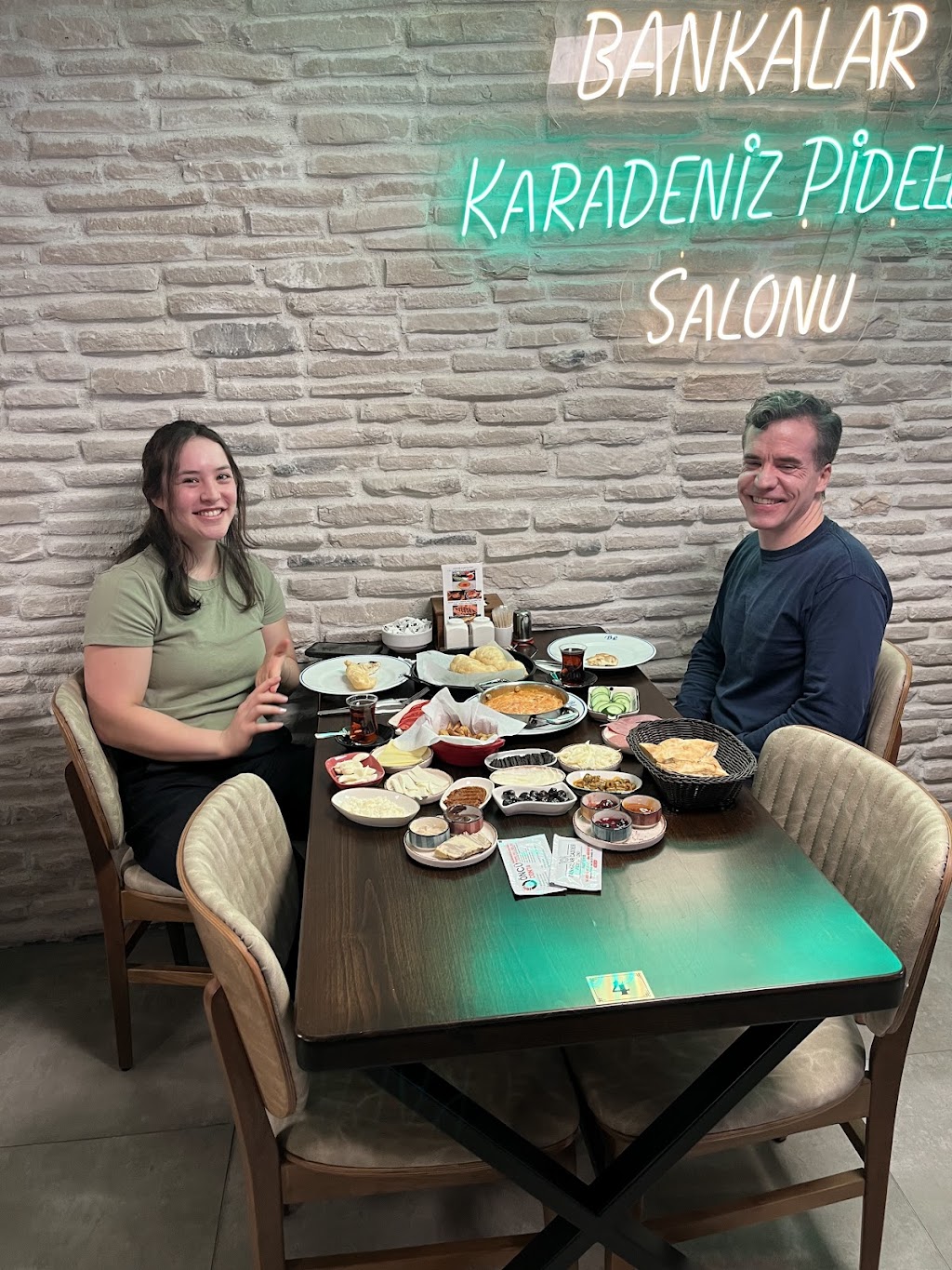 Bankalar Karadeniz Pide Salonu