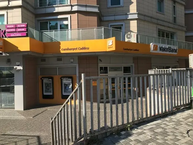 VakıfBank Esenyurt Cumhuriyet Caddesi Şubesi — Bankalar, Esenyurt · fotoğraf 2