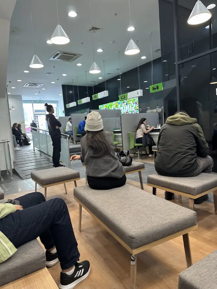 Garanti BBVA Cumhuriyet Cad. Esenyurt Şubesi — Bankalar, Esenyurt · fotoğraf 2
