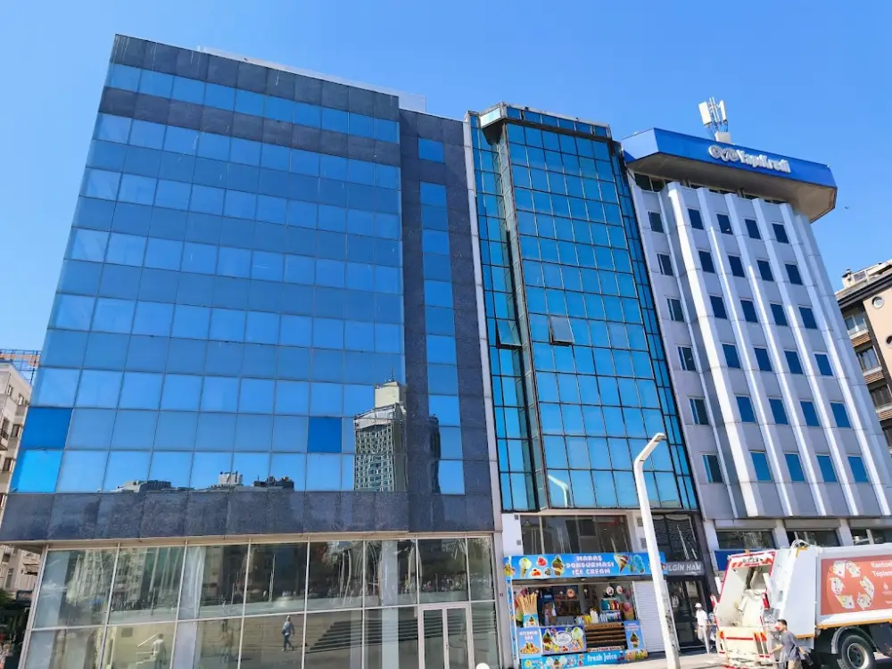 Yapı Kredi - Taksim Meydan Şubesi — Bankalar, Beyoğlu · fotoğraf 2