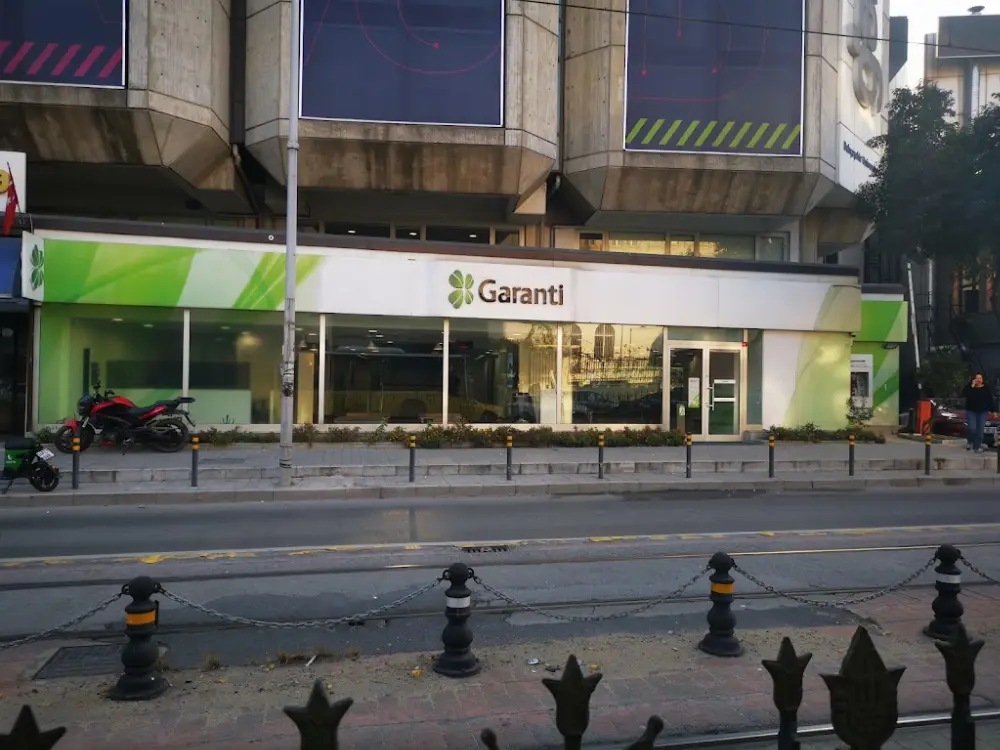 Garanti BBVA Karaköy Şubesi — Bankalar, Beyoğlu · fotoğraf 3