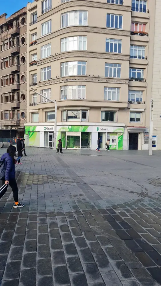 Garanti BBVA Cumhuriyet Cad. Taksim Şubesi — Bankalar, Beyoğlu · fotoğraf 2