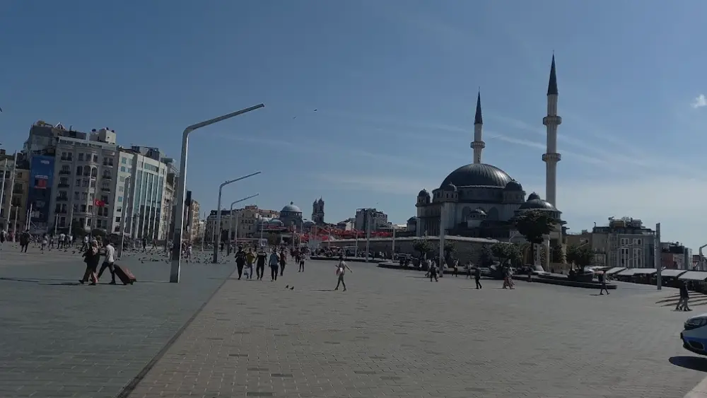Garanti BBVA Cumhuriyet Cad. Taksim Şubesi — Bankalar, Beyoğlu · fotoğraf 4