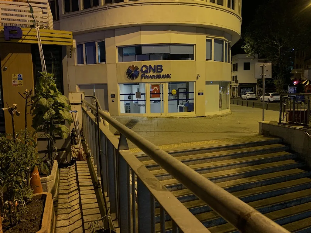 QNB Karaköy Şubesi — Bankalar, Beyoğlu · fotoğraf 1