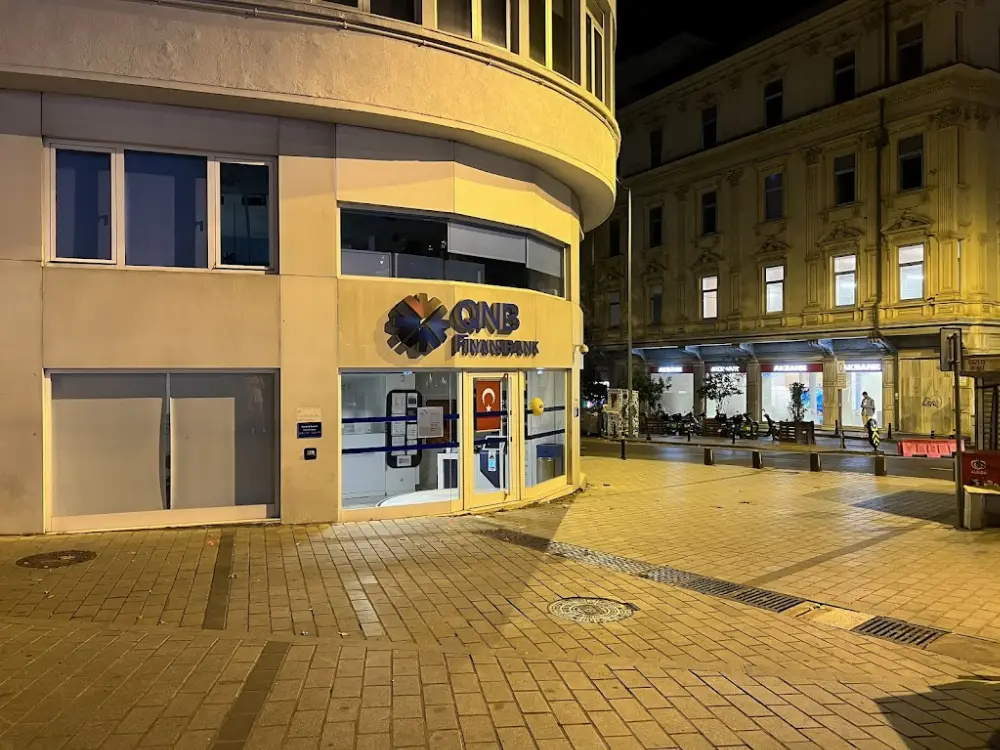 QNB Karaköy Şubesi — Bankalar, Beyoğlu · fotoğraf 2