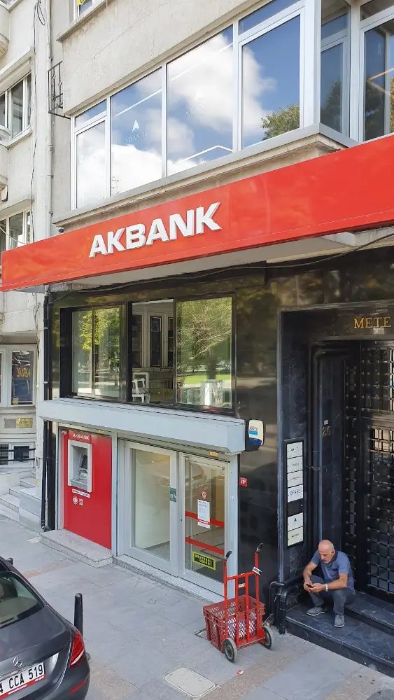 Akbank Ayazpaşa/İst. Şubesi — Bankalar, Beyoğlu · fotoğraf 3