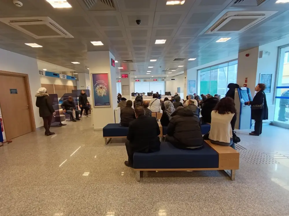 Yapı Kredi - Büyükçekmece Şubesi — Bankalar, Büyükçekmece · fotoğraf 3