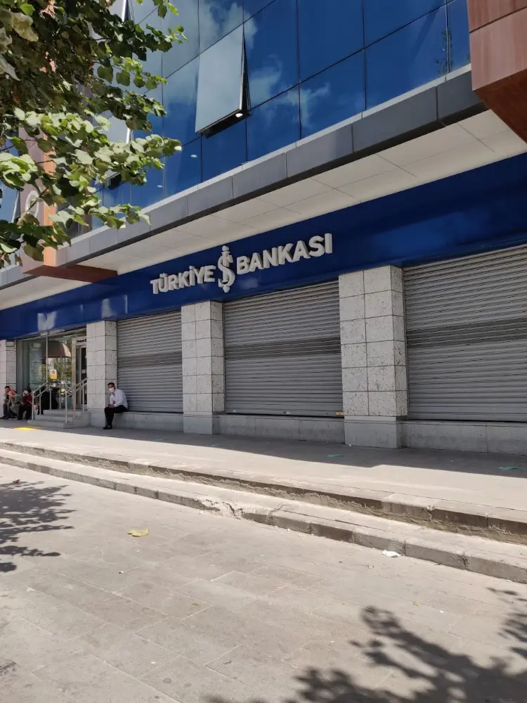 Türkiye İş Bankası Esenyurt/İstanbul Şubesi — Bankalar, Esenyurt · fotoğraf 3