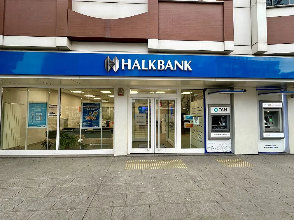 Halkbank Üçyüzlü Şubesi — Bankalar, Esenler · fotoğraf 1