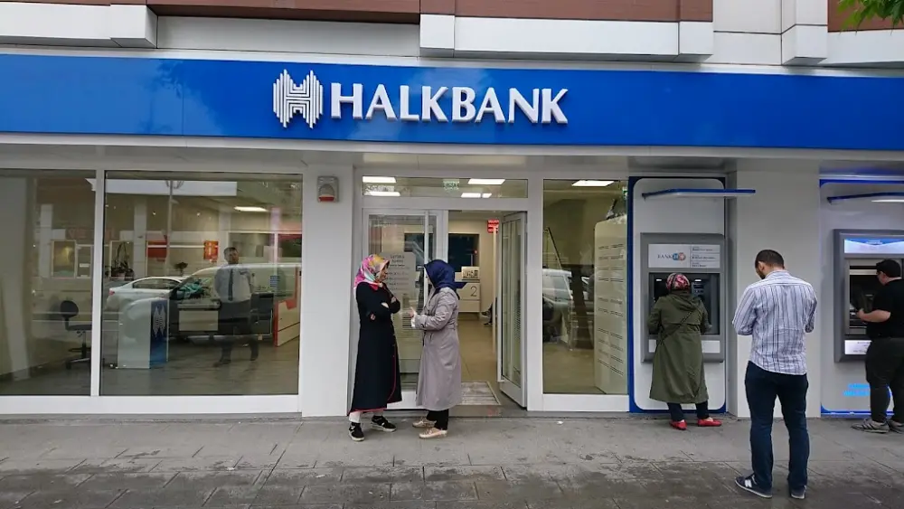 Halkbank Üçyüzlü Şubesi — Bankalar, Esenler · fotoğraf 4