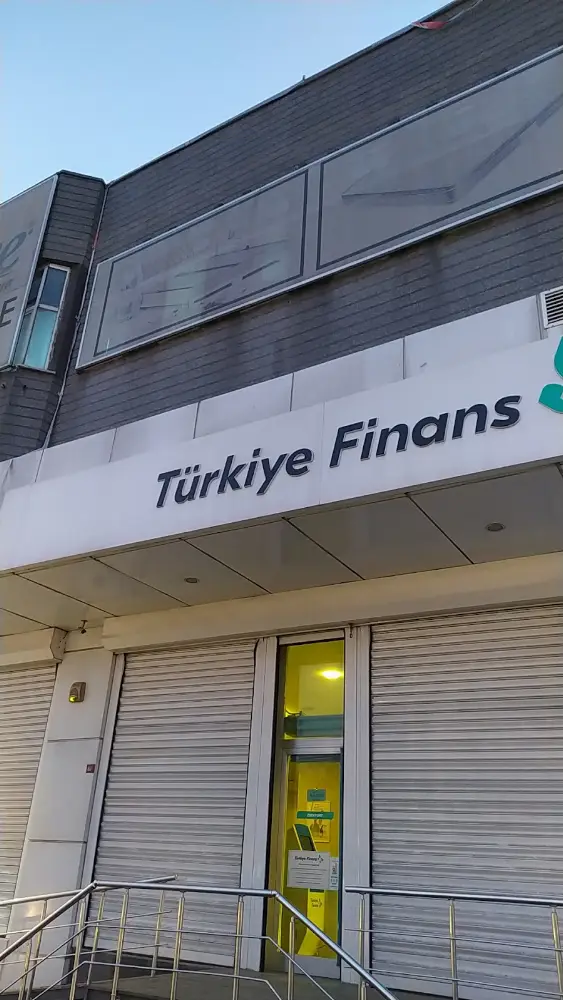 Türkiye Finans Esenyurt Şubesi — Bankalar, Esenyurt · fotoğraf 2