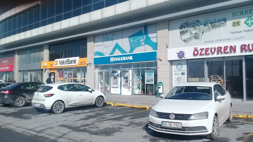 Halkbank Kıraç Şubesi — Bankalar, Esenyurt · fotoğraf 1