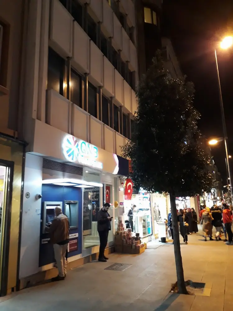 QNB Fatih Şubesi — Bankalar, Fatih · fotoğraf 2