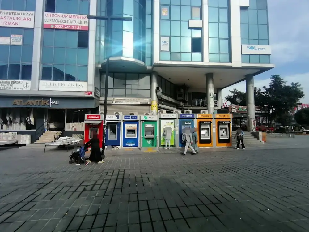 Türkiye İş Bankası Bankamatik — Bankalar, Esenyurt · fotoğraf 2