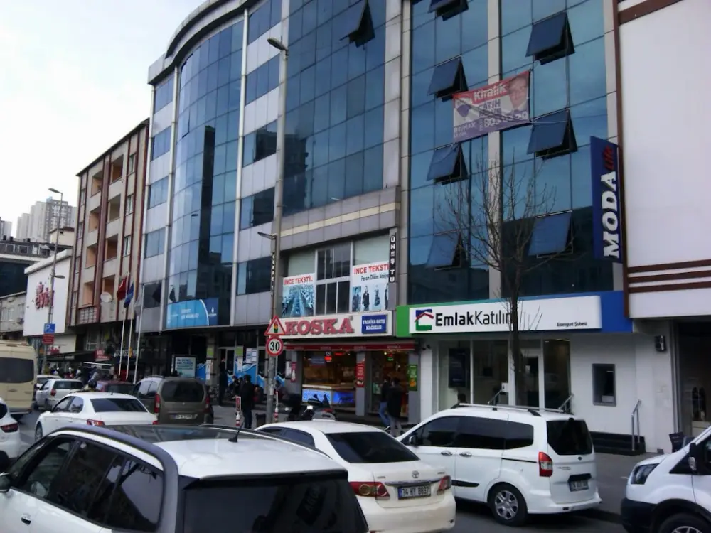 Emlak Katılım Esenyurt Şubesi — Bankalar, Esenyurt · fotoğraf 3