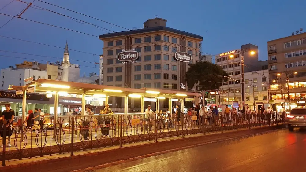 Akbank Sirkeci Şubesi — Bankalar, Fatih · fotoğraf 3