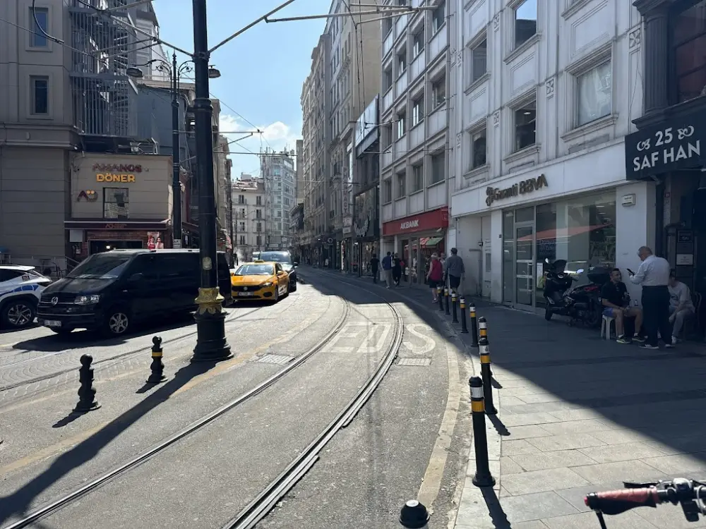 Akbank Sirkeci Şubesi — Bankalar, Fatih · fotoğraf 4