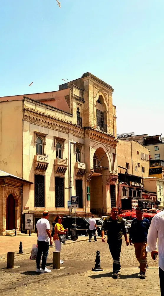 Garanti BBVA Bahçekapı Şubesi — Bankalar, Fatih · fotoğraf 3