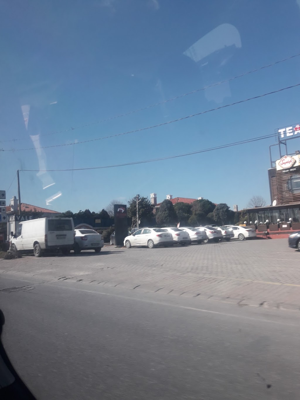 Kuveyt Türk Hadımköy Yolu Şubesi