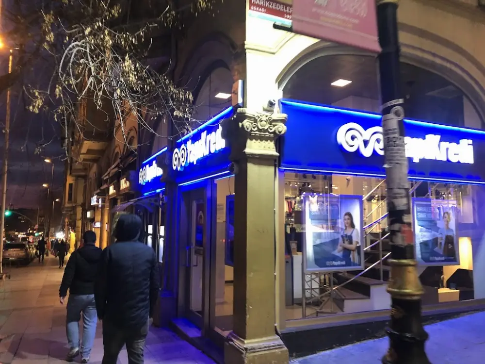 Yapı Kredi - Laleli Şubesi — Bankalar, Fatih · fotoğraf 2