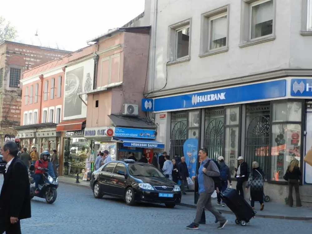 Halkbank İstanbul Ticari Şubesi — Bankalar, Fatih · fotoğraf 2